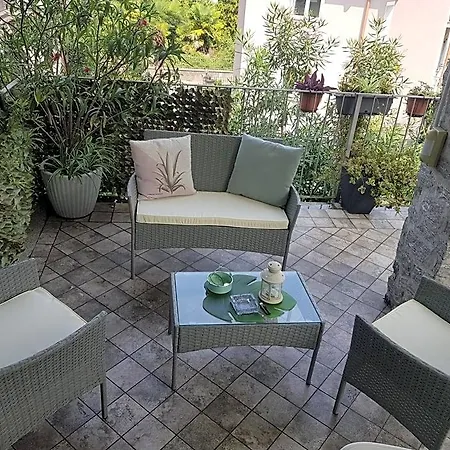 Ori Oriana Apartment